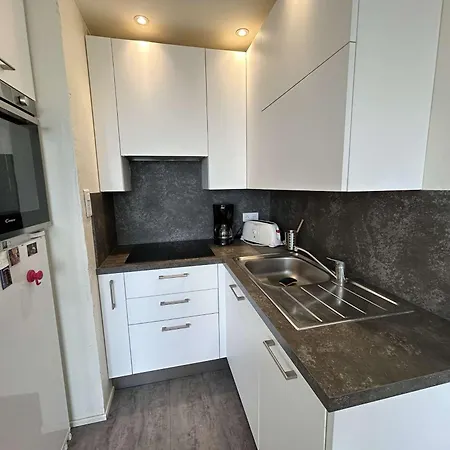 Cosy à 100m De La Avec Balcon Et Parking - - Fr-1-224c-199 *