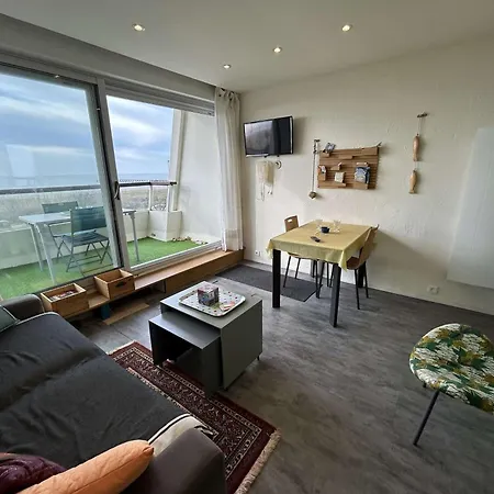 Cosy à 100m De La Avec Balcon Et Parking - - Fr-1-224c-199