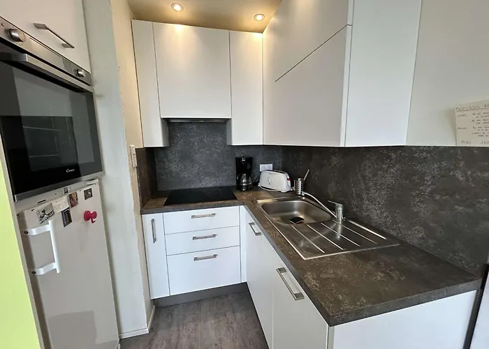 Cosy A 100m De La Avec Balcon Et Parking - - Fr-1-224c-199 *